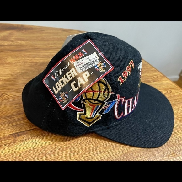1997 Official NBA Chicago Bulls‎ Champions Locker Room Hat - Picture 10 of 11